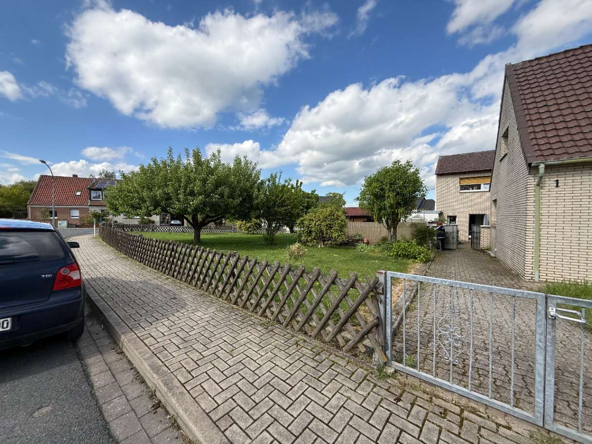 Büddenstedt: großes 1-2-Familienhaus auf 1600 m² Grundstück