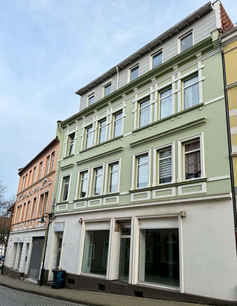 Helmstedt: großes Renditeobjekt aus 9 Wohnungen, 4 Gewerbeflächen