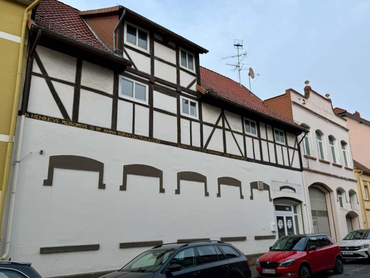 Helmstedt: großes Renditeobjekt aus 9 Wohnungen, 4 Gewerbeflächen