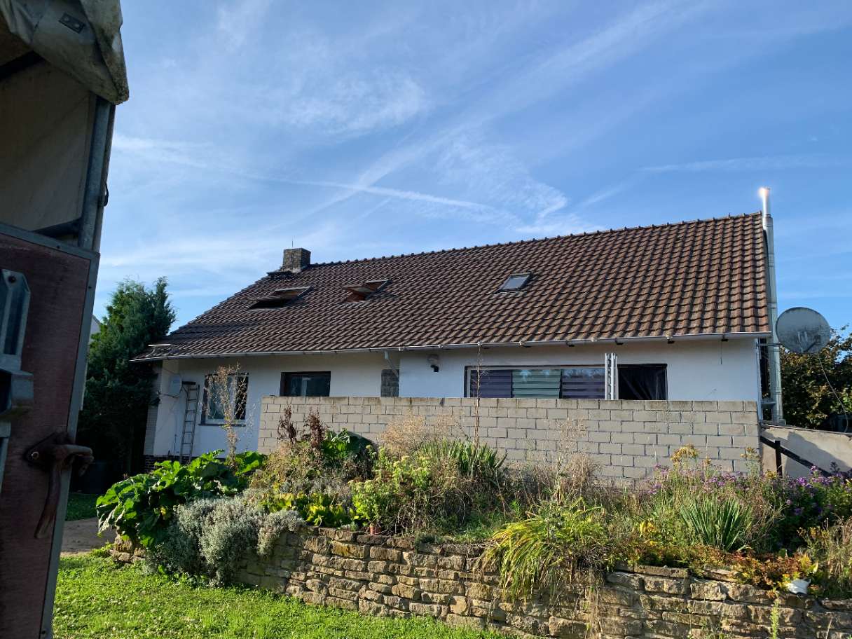 Nahe Schöningen großes 1-Familienhaus mit Pferdestall und Koppel
