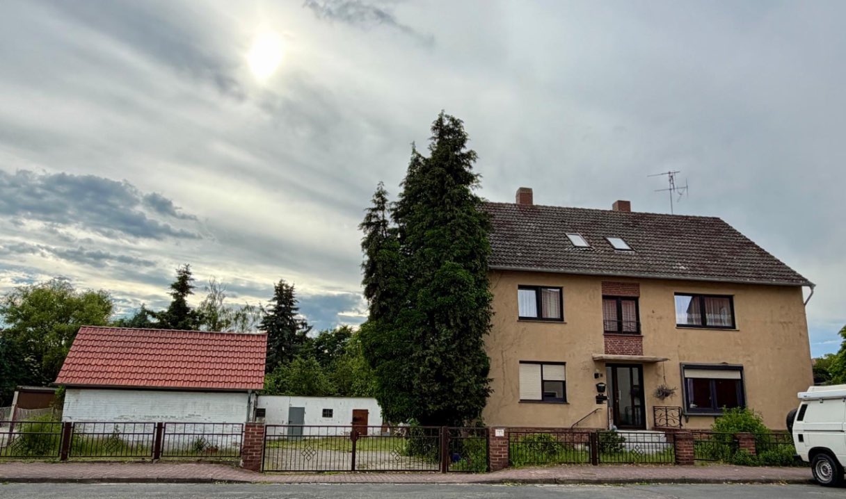 Grasleben: 1-Familienhaus mit 1600m2 märchenhaftem Garten