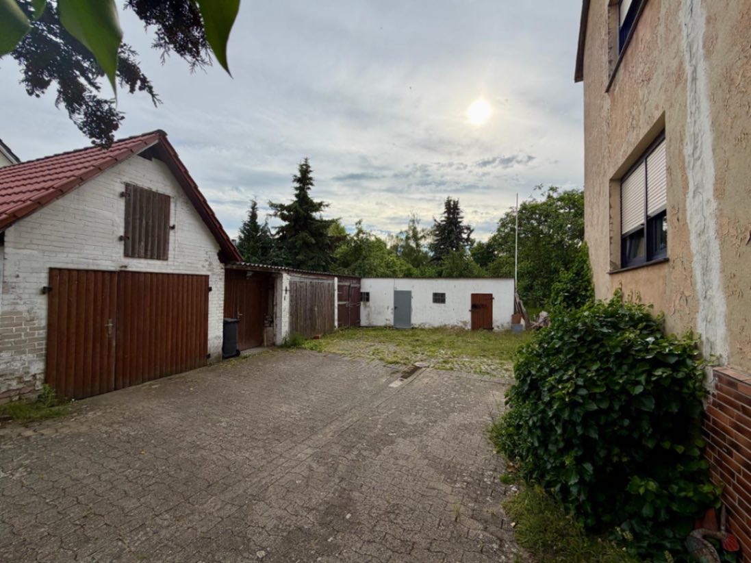 Grasleben: 1-Familienhaus mit 1600m2 märchenhaftem Garten