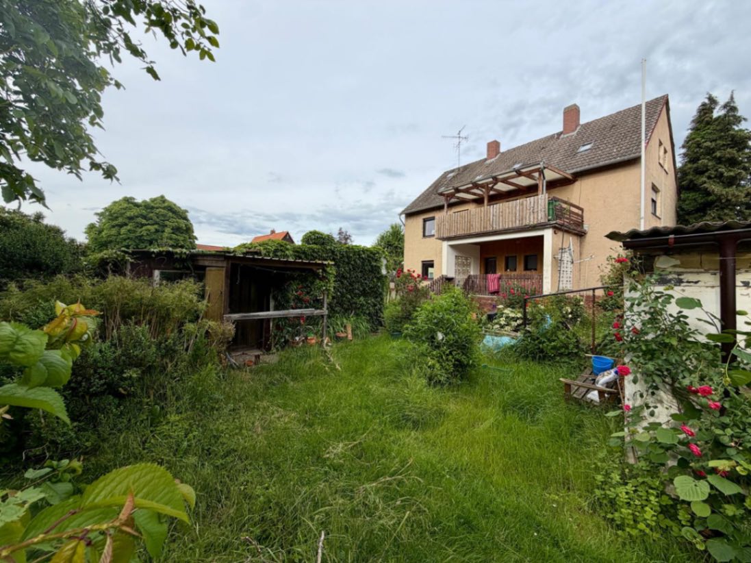 Grasleben: 1-Familienhaus mit 1600m2 märchenhaftem Garten